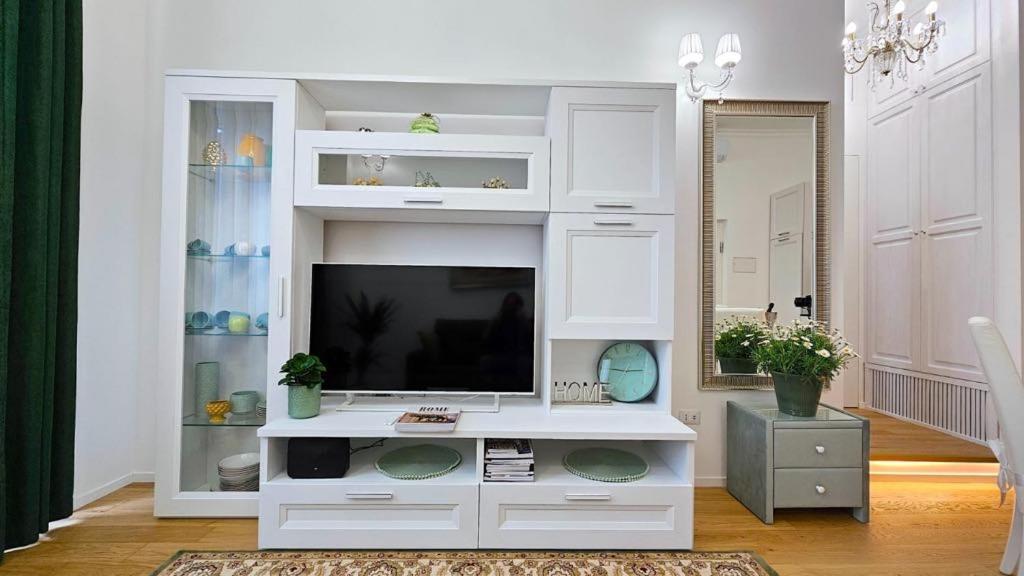 Val's Vatican Apartment *