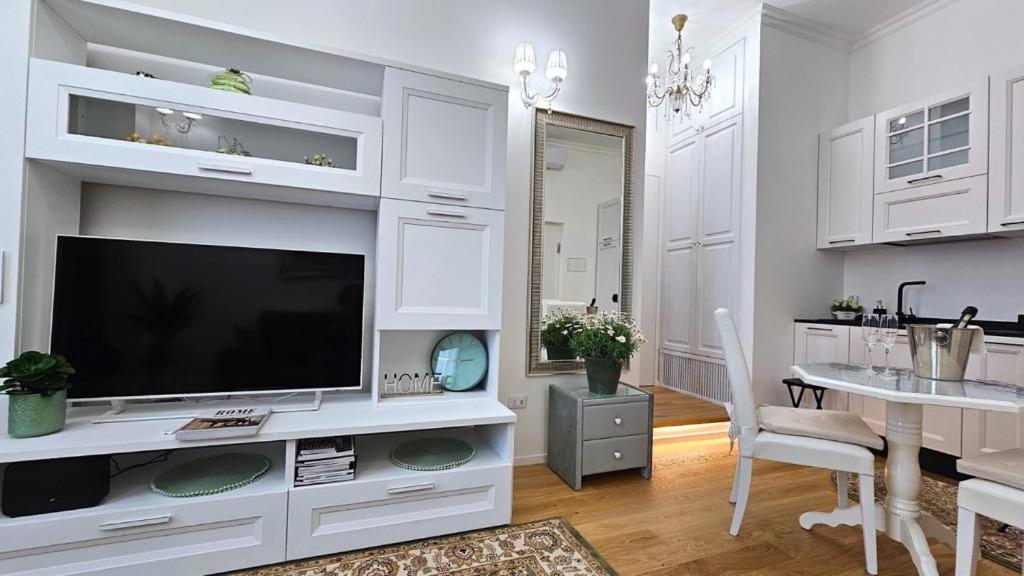 Val's Vatican Apartment